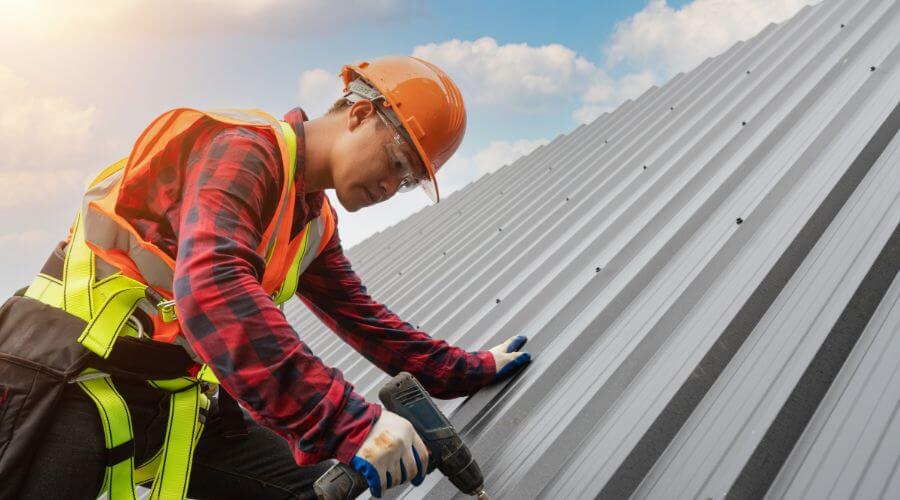 Professional residential roofers in Hardin, MT